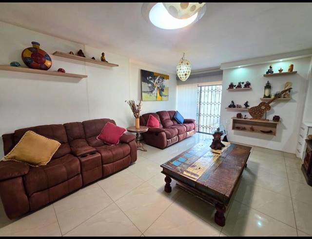 3 BEDROOM HOUSE FOR SALE IN BIRCHLEIGH